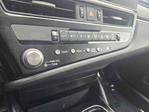 Certified 2023 Lexus ES 350 w/ Accessory Package (Z1) FWD image 29