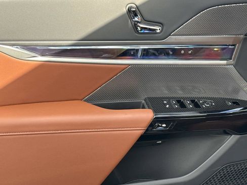 New 2026 BMW 750e xDrive 750e xDrive w/ Executive Package image 27