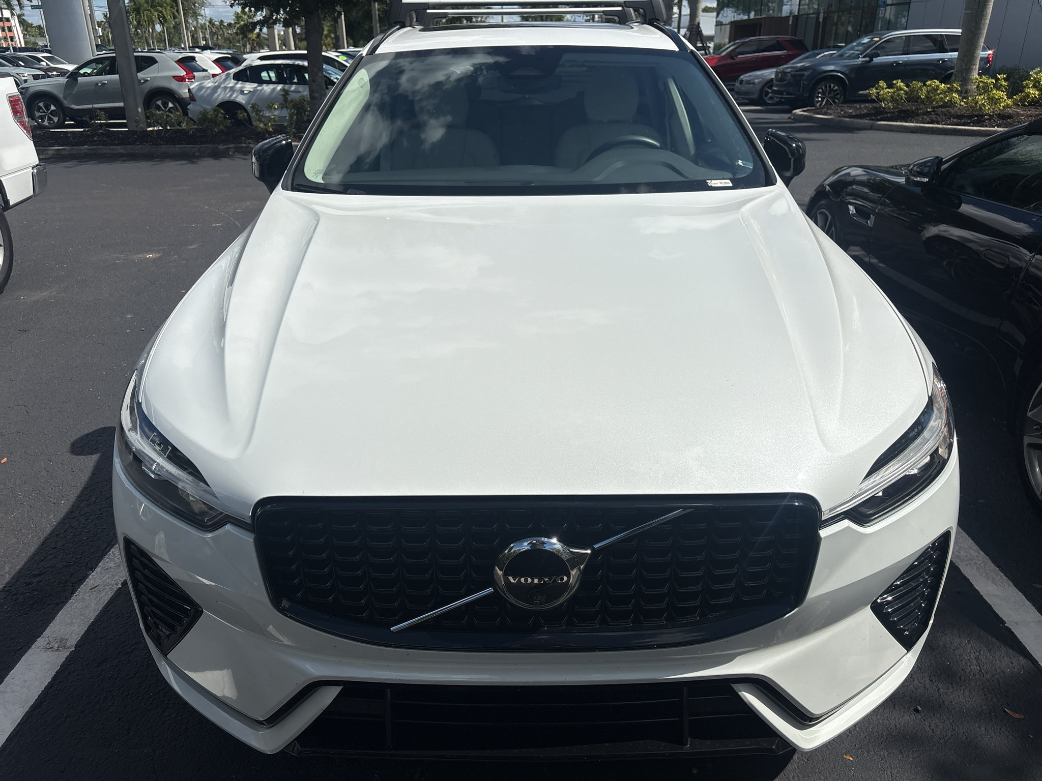 Used 2025 Volvo XC60 B5 Plus w/ Protection Package Premier AWD/4WD image 2