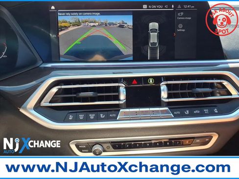 Used 2022 BMW X6 xDrive40i w/ Executive Package image 21