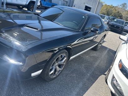 Used 2017 Dodge Challenger SXT