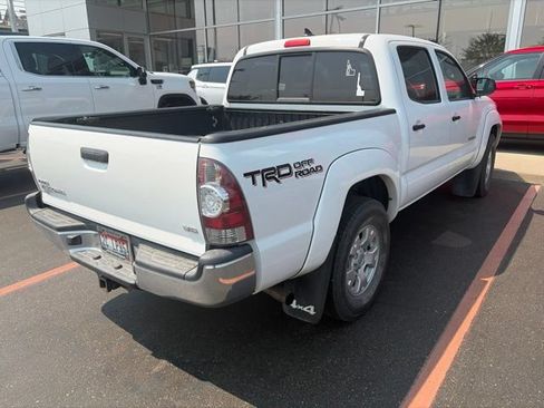 Used 2014 Toyota Tacoma 4x4 Double Cab w/ TRD Off-Road Package image 5