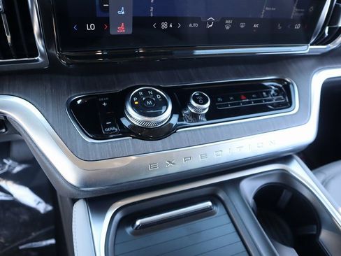 New 2026 Ford Expedition Platinum w/ Platinum Ultimate Package image 9