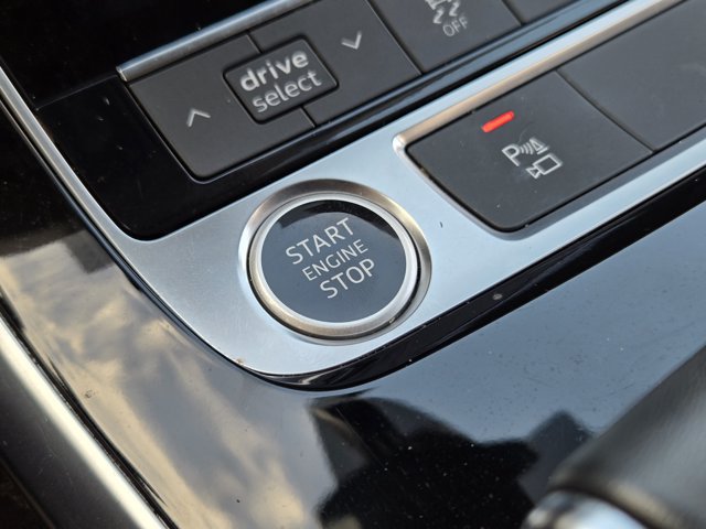Used 2023 Audi Q8 Premium AWD/4WD image 22
