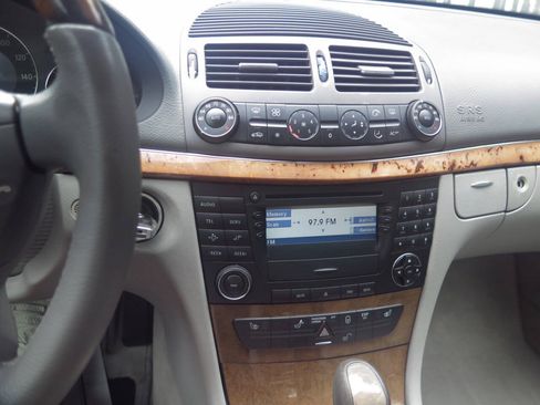 Used 2003 Mercedes-Benz E 320 Sedan image 9