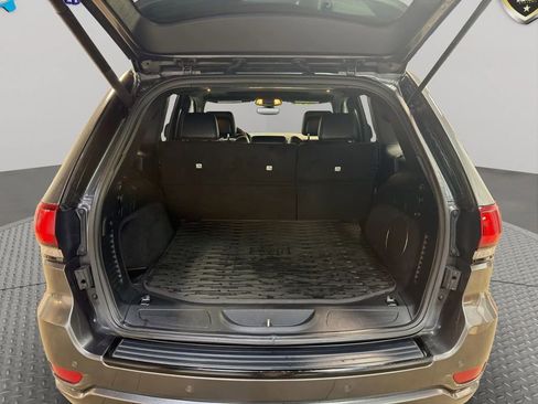 Used 2017 Jeep Grand Cherokee Altitude image 19