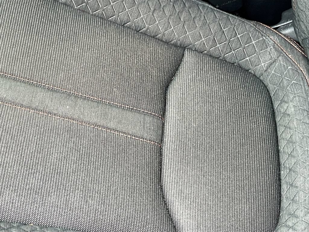 Used 2025 Honda Pilot Sport image 18