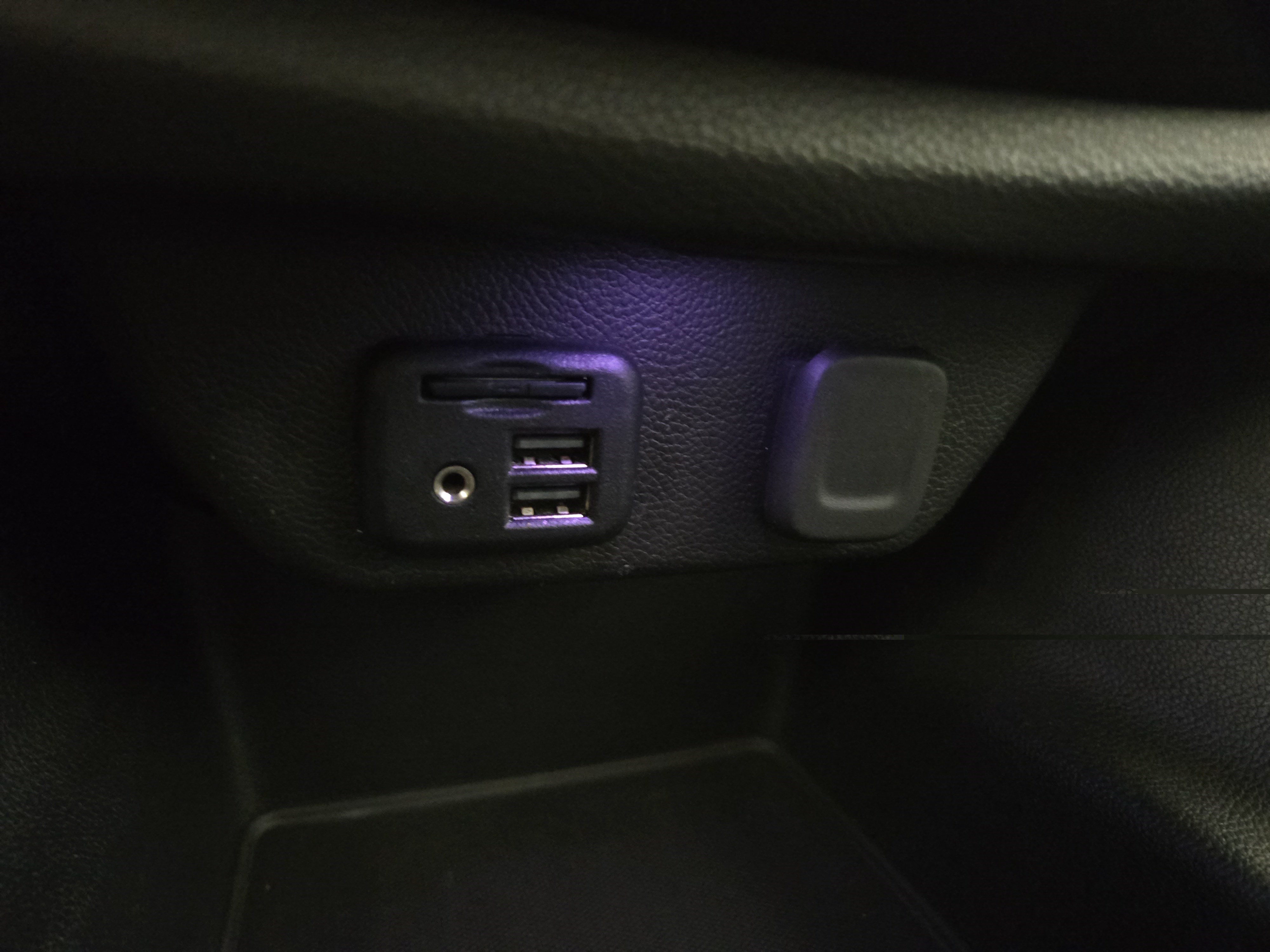 Used 2021 Chevrolet Traverse LT w/ LT Premium Package AWD/4WD image 30