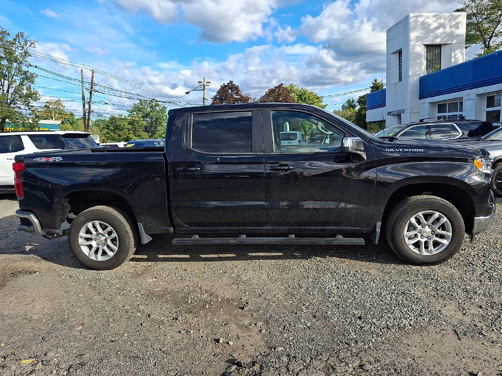 Used 2024 Chevrolet Silverado 1500 LT AWD/4WD image 9