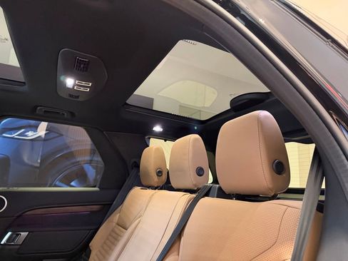 New 2025 Land Rover Discovery Dynamic SE AWD/4WD image 14