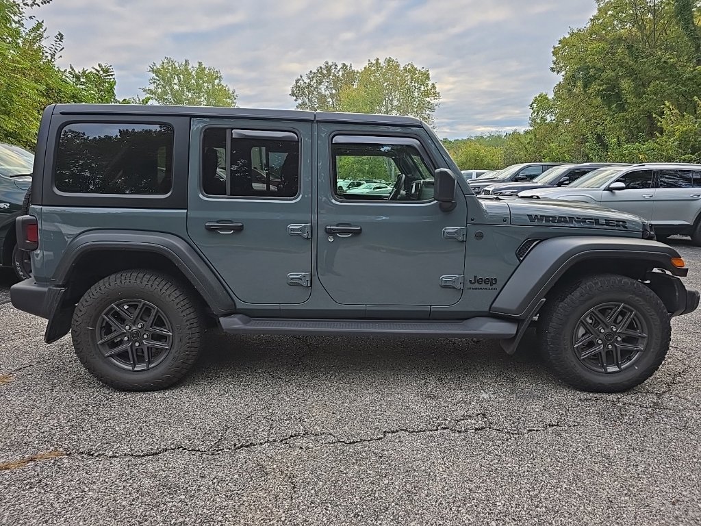 Used 2026 Jeep Wrangler Unlimited Sport AWD/4WD image 9