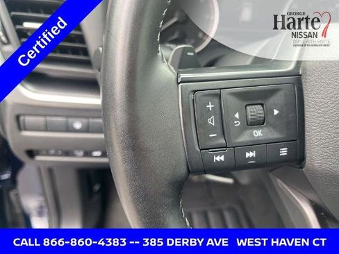 Certified 2025 Nissan Rogue SV image 28