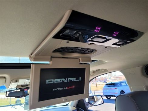 Used 2019 GMC Yukon Denali w/ Denali Ultimate Package image 12
