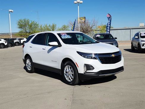 Used 2024 Chevrolet Equinox LT image 1