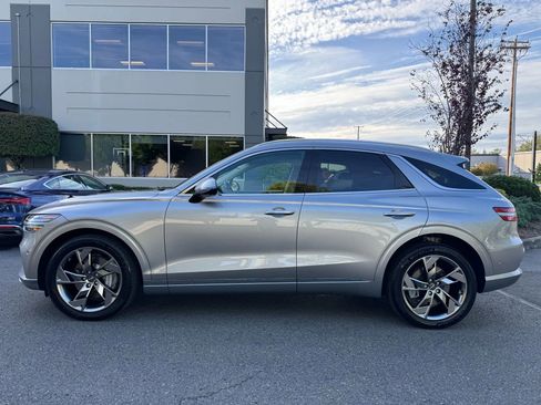 Used 2024 Genesis Electrified GV70 image 6