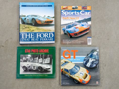 Used 2006 Ford GT RWD image 25