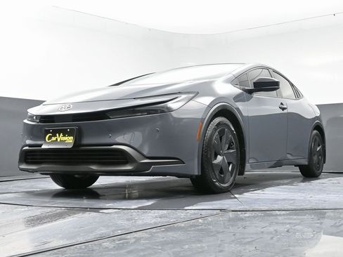 Used 2024 Toyota Prius LE image 47