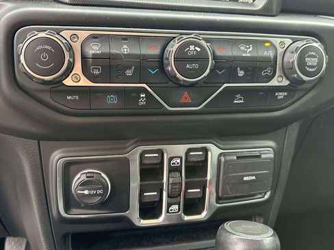 Used 2023 Jeep Wrangler Unlimited Sahara w/ Cold Weather Group image 26