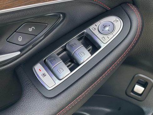 Used 2022 Mercedes-Benz GLC 43 AMG 4MATIC image 18