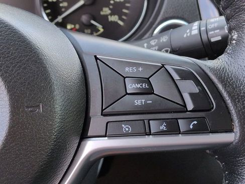 Used 2020 Nissan Rogue SV image 26