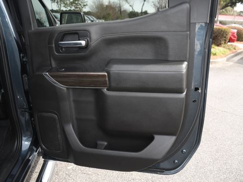 Used 2020 Chevrolet Silverado 1500 RST image 19