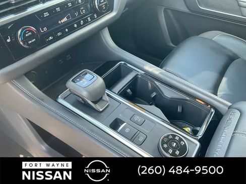 Used 2023 Nissan Pathfinder SL w/ Black Appearance Package AWD/4WD image 27