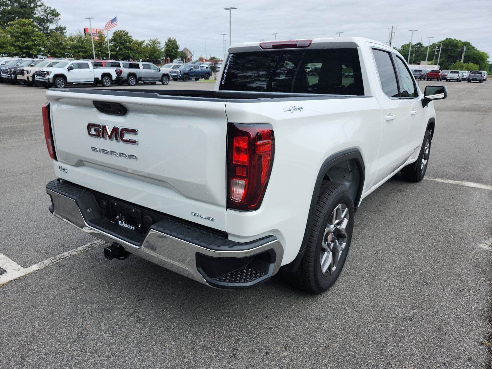 New 2026 GMC Sierra 1500 SLE AWD/4WD image 3