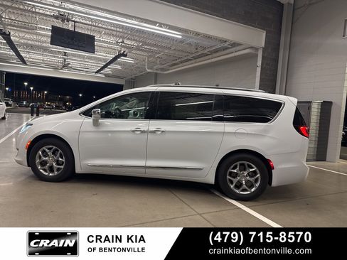 Used 2019 Chrysler Pacifica Limited image 7