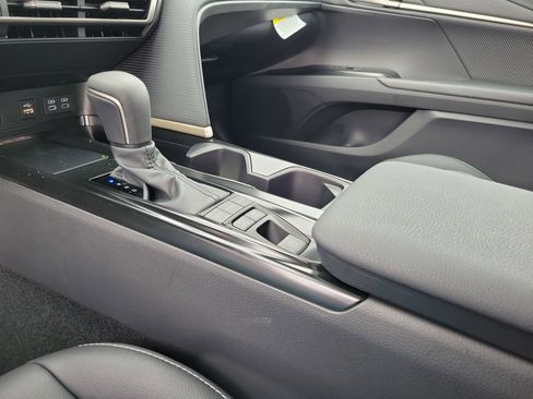 New 2026 Toyota Camry SE FWD image 29
