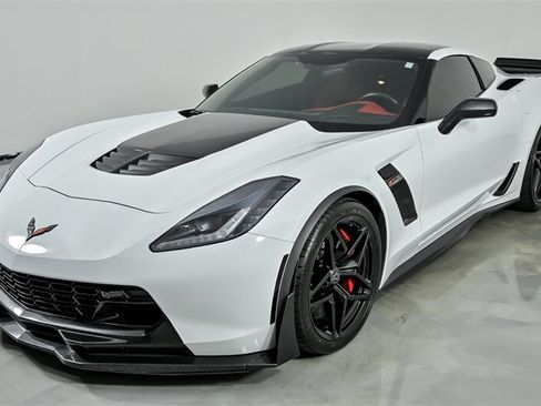 Used 2016 Chevrolet Corvette Z06 w/ 3LZ Preferred Equipment Group RWD image 5
