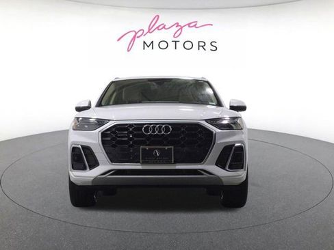 Certified 2023 Audi Q5 2.0T Premium w/ Convenience Package AWD/4WD image 2