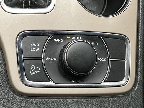 Used 2017 Jeep Grand Cherokee Limited w/ Trailer Tow Group IV image 15