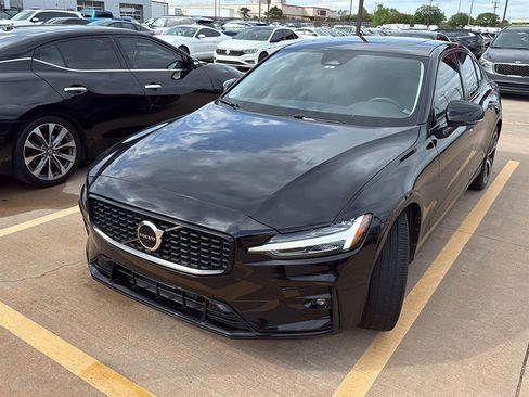 Used 2024 Volvo S60 B5 Core image 2