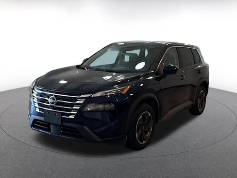 Used 2025 Nissan Rogue SV FWD image 4