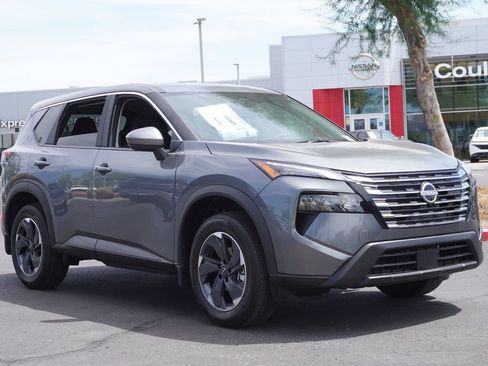 Certified 2026 Nissan Rogue SV FWD image 4