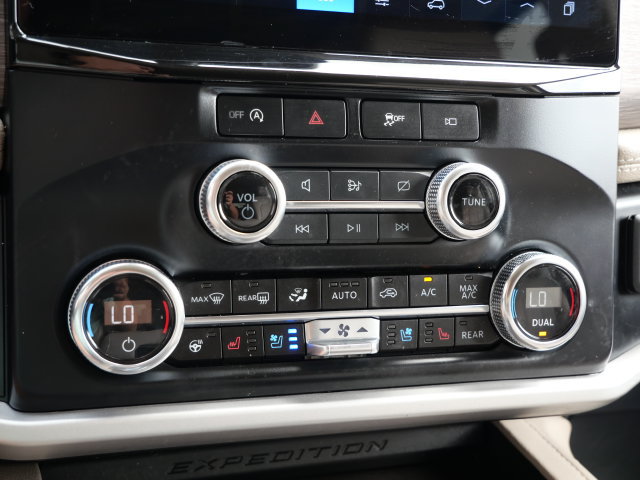 Used 2024 Ford Expedition Max Limited AWD/4WD image 33
