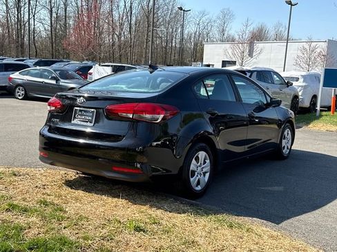 Used 2018 Kia Forte LX w/ LX Popular Package image 4