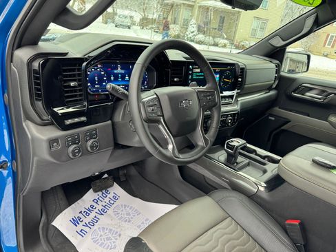 Used 2024 Chevrolet Silverado 1500 ZR2 w/ Technology Package image 23