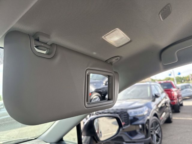 Used 2025 Toyota RAV4 XLE AWD/4WD image 25