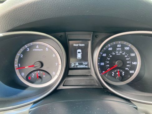 Used 2015 Hyundai Santa Fe Sport image 19