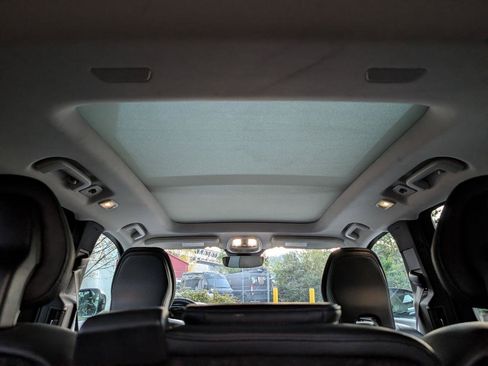 Used 2023 Volvo XC90 T8 Plus image 16