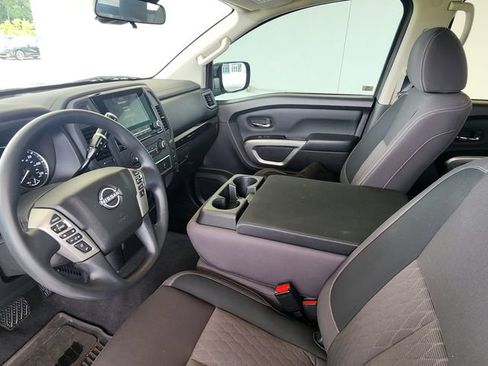 Used 2024 Nissan Titan SV AWD/4WD image 14