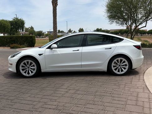 Used 2022 Tesla Model 3 Long Range AWD/4WD image 5
