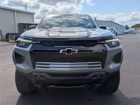 Used 2024 Chevrolet Colorado ZR2 w/ ZR2 Convenience Package III AWD/4WD image 8