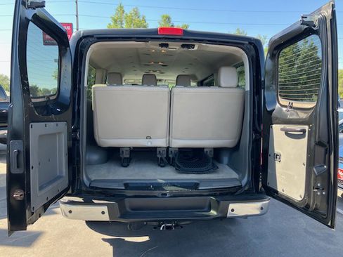 Used 2016 Nissan NV 3500 SL image 15