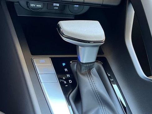 New 2026 Hyundai Elantra SE FWD image 19