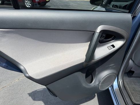 Used 2012 Toyota RAV4 4WD w/ Upgrade Value Pkg image 62
