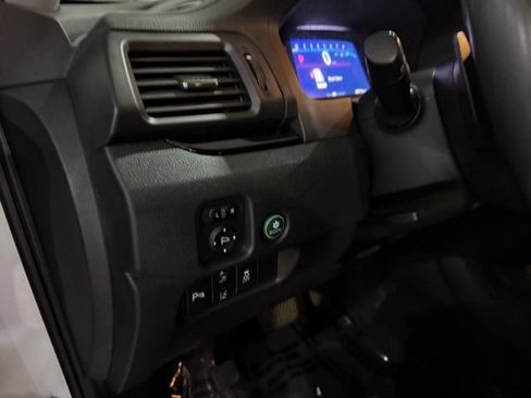 Used 2021 Honda Pilot Touring image 13