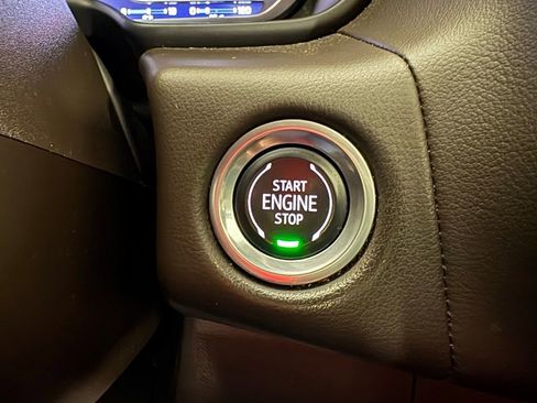 Used 2022 Chevrolet Suburban LT w/ LT Signature Package AWD/4WD image 33