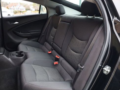 Used 2018 Chevrolet Volt LT image 18